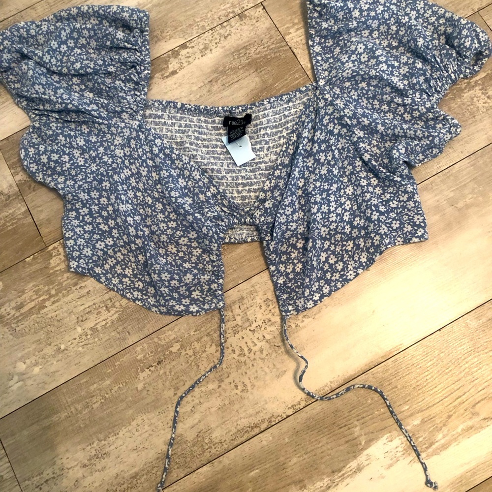 Sold💥Absolutely adorable crop top Rue 21 NO OFFERS FINAL PRICE ❌